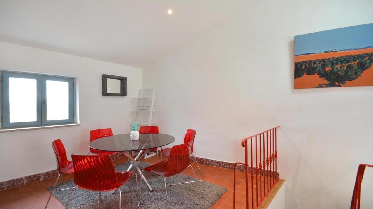 L'escalier Rouge Arles